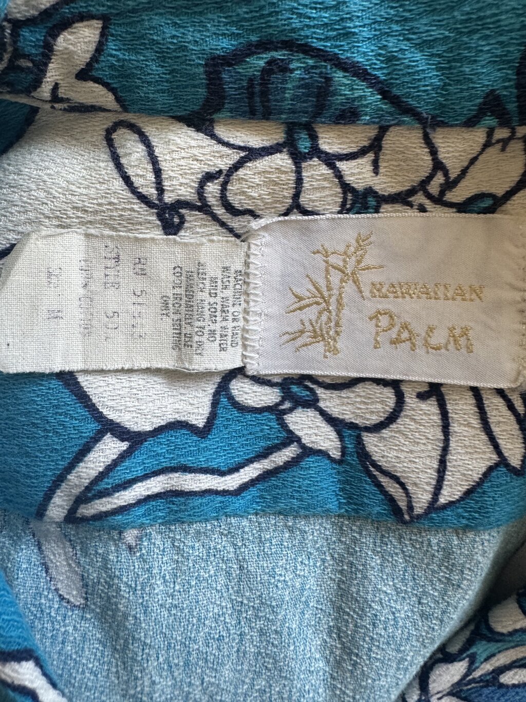 1970s Hawaiian Palm Crinkle Cotton Shirt – Deep Blue Floral on Turquoise (M)