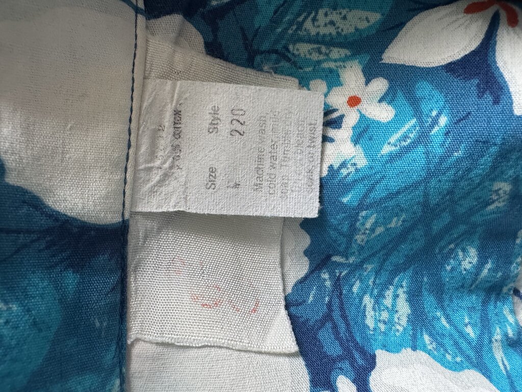 1980s USA-Made Blue Pineapple & Hibiscus Shirt – Off-Center Floral Overprint (M)