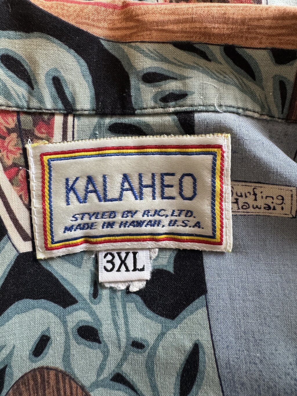 1990s Kalaheo Surfboard & Monstera Shirt – Black Cotton with Tropical Board Print (3XL)
