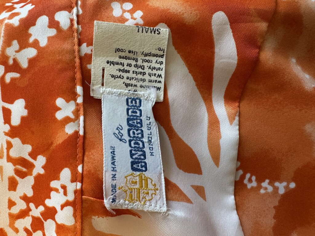 1980s Andrade Hawaiian Shirt – Burnt Orange Floral Vines in Silky Polyester (S)