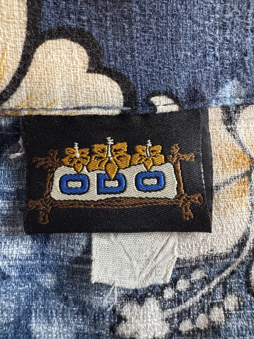 1990s-Odo Deep Navy Hibiscus Shirt – Bold Yellow Floral on Thick Cotton (L)