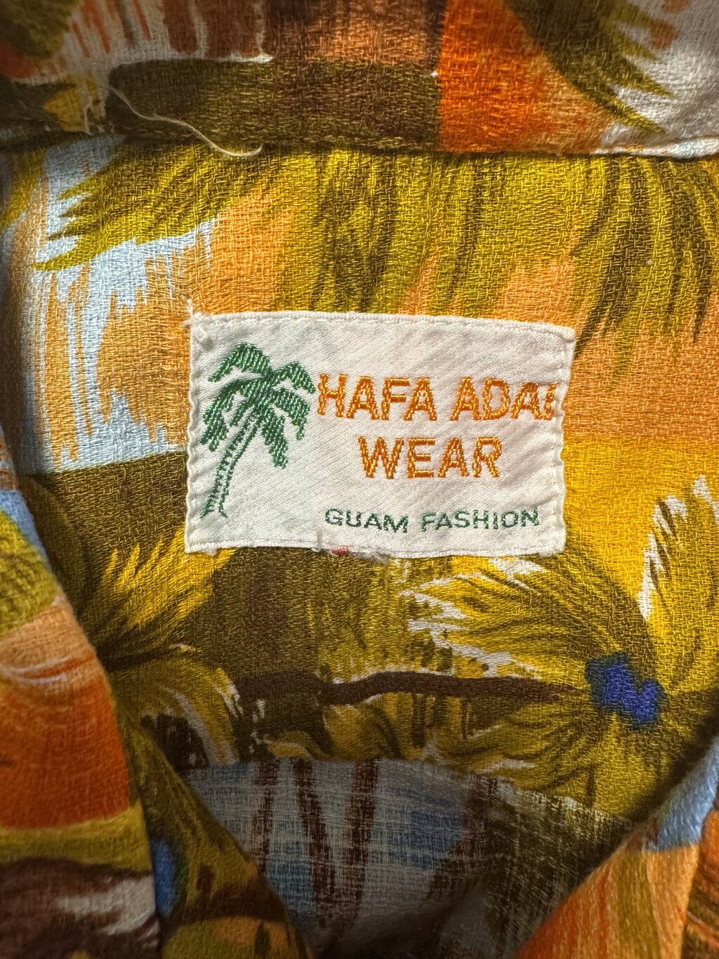 1970s-Hafa Adai Wear Scenic Panel Shirt – Surfer, Sailboats & Hibiscus (M)