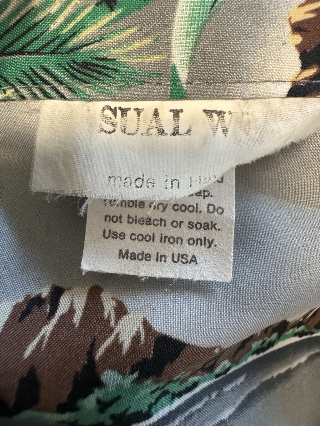 Early 1960s Casual Wear Polynesian Village Shirt – Red Cotton Blend Scenic Print (L)