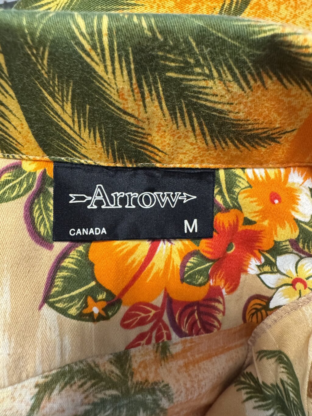 1980s Arrow “Primo” Sunset Surf Shirt – Golden Hibiscus & Wave Print (M)