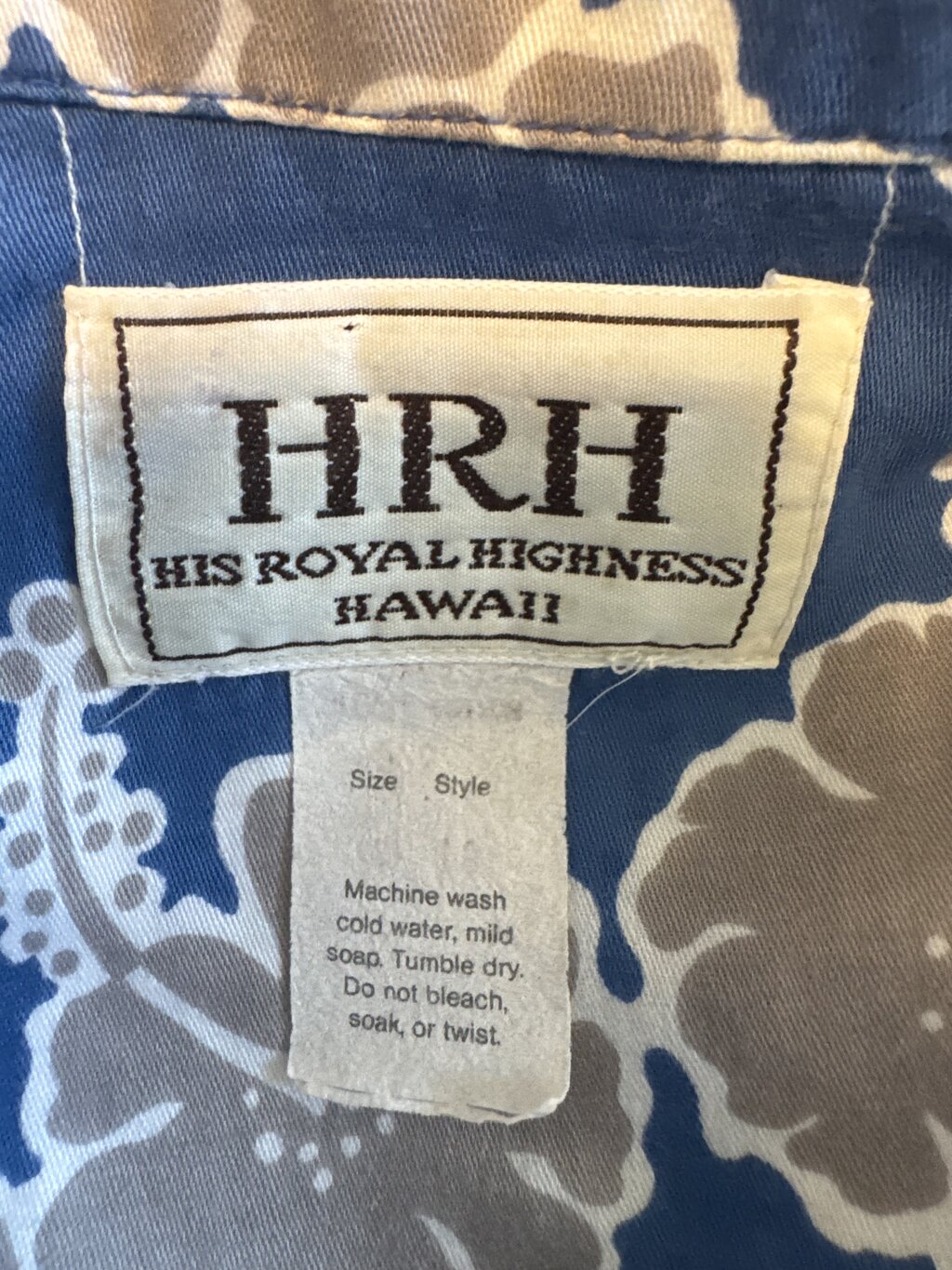 1970s HRH Hibiscus Print Shirt – Steel Gray on Pacific Blue (M)
