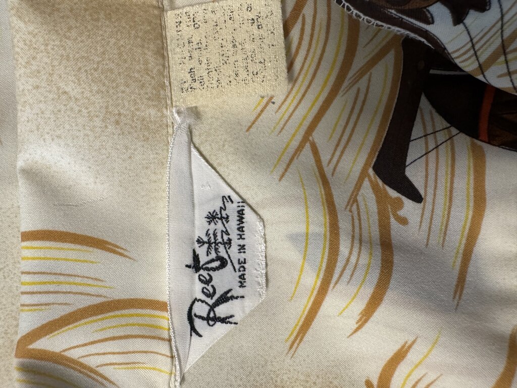 1980s Reef Polynesian Canoe Shirt – Cream with Tribal Voyaging Vessels (XL)