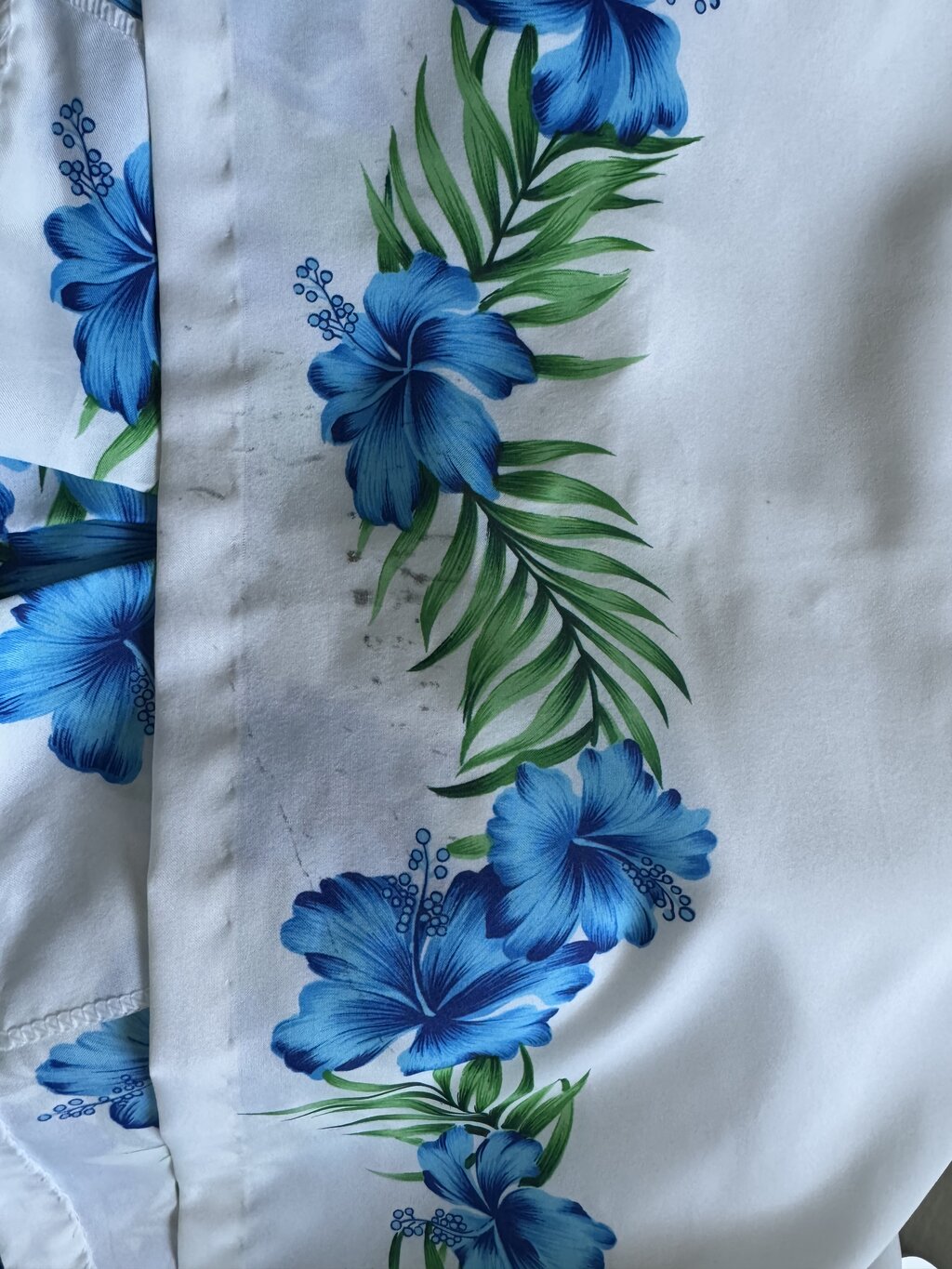 1980s - Royal Creations XL Vintage Aloha Shirt – Blue Hibiscus & Palm on White Polyester