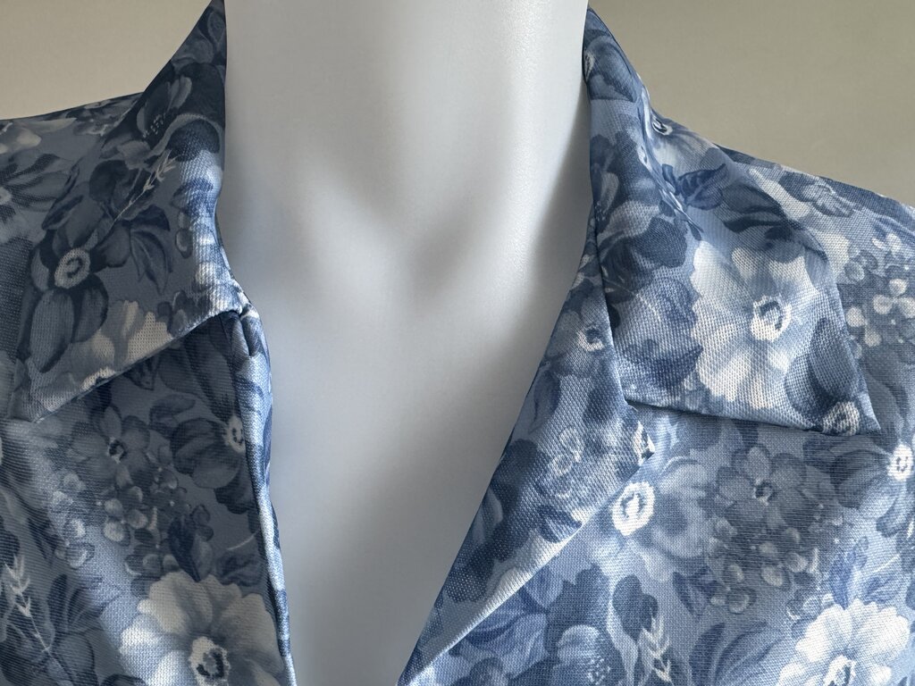 1990s Haband Tropical Leaf Print Aloha Shirt – Blue & Sage Rayon Blend (L)