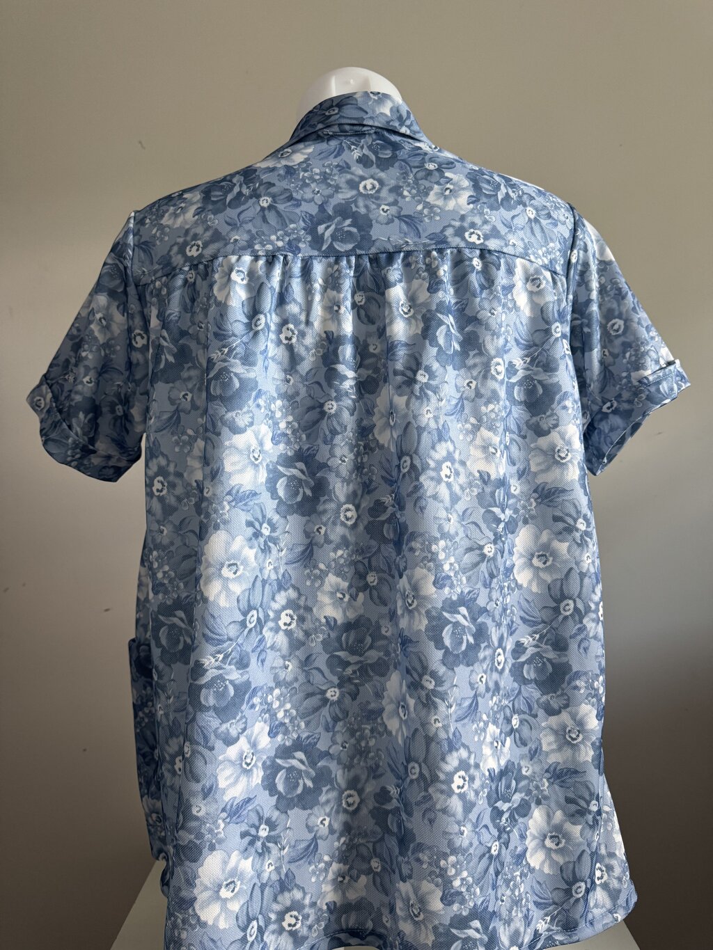 1990s Haband Tropical Leaf Print Aloha Shirt – Blue & Sage Rayon Blend (L)