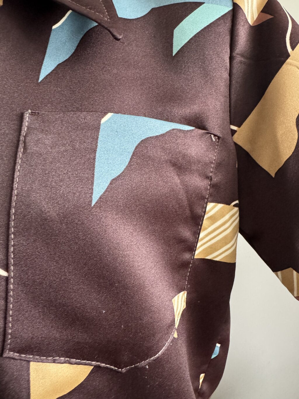 70s Paul Howard Abstract Geometric Hawaiian Shirt – Chocolate Satin with Blue & Gold (M)