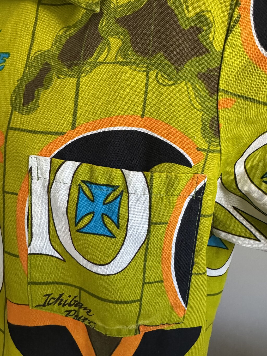 Vintage 1970s Hawaiian Holiday “PRIMO Beer” Barkcloth Shirt – Rare Tiki Bar Collectible