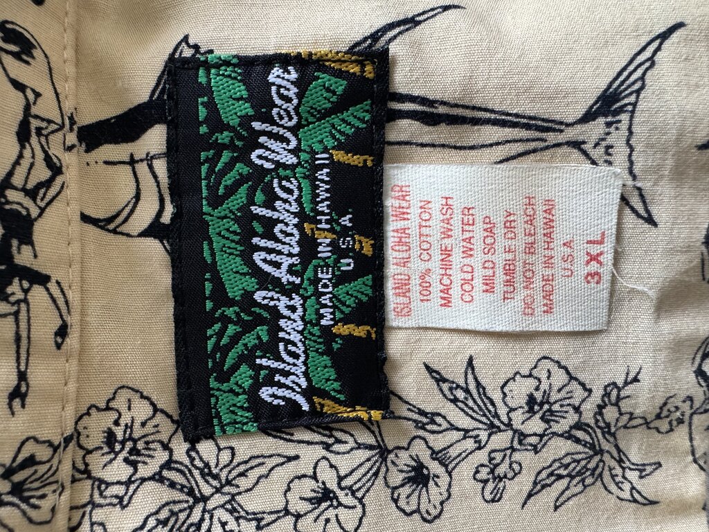 90s Island Aloha Wear Scenic Jungle Shirt – Lush Green with Palm Trees & Huts (L)