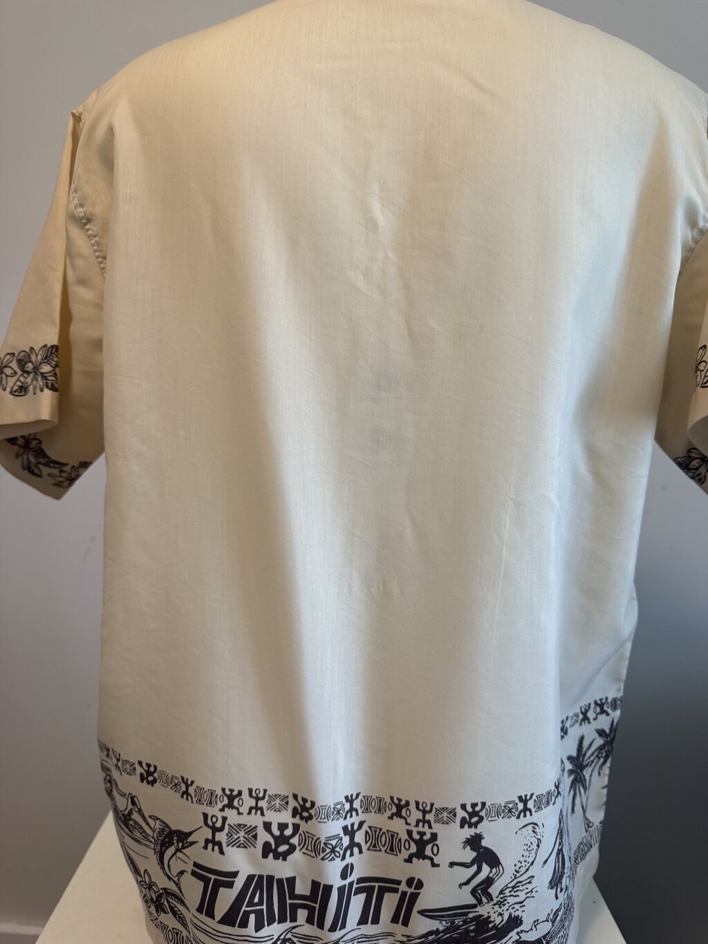 1980s Papeete Tahiti Border Print Shirt – Cream & Black Polynesian Motif (L)