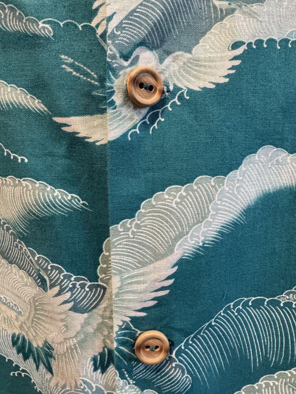 1970s Kapaia Stitchery Crane Print Shirt – Teal Cotton with Soaring Birds (L)
