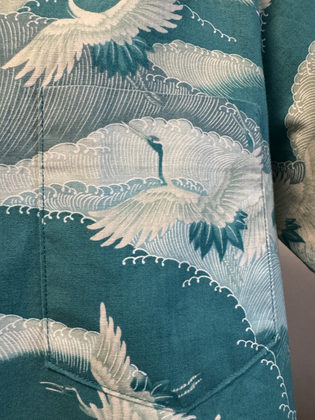 1970s Kapaia Stitchery Crane Print Shirt – Teal Cotton with Soaring Birds (L)