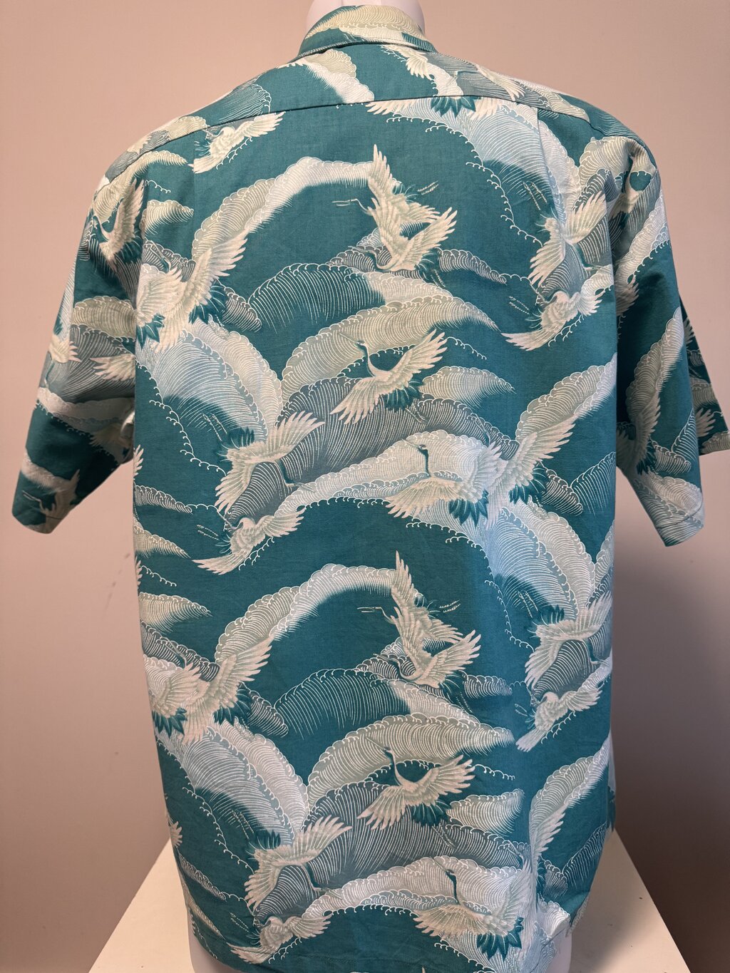 1970s Kapaia Stitchery Crane Print Shirt – Teal Cotton with Soaring Birds (L)