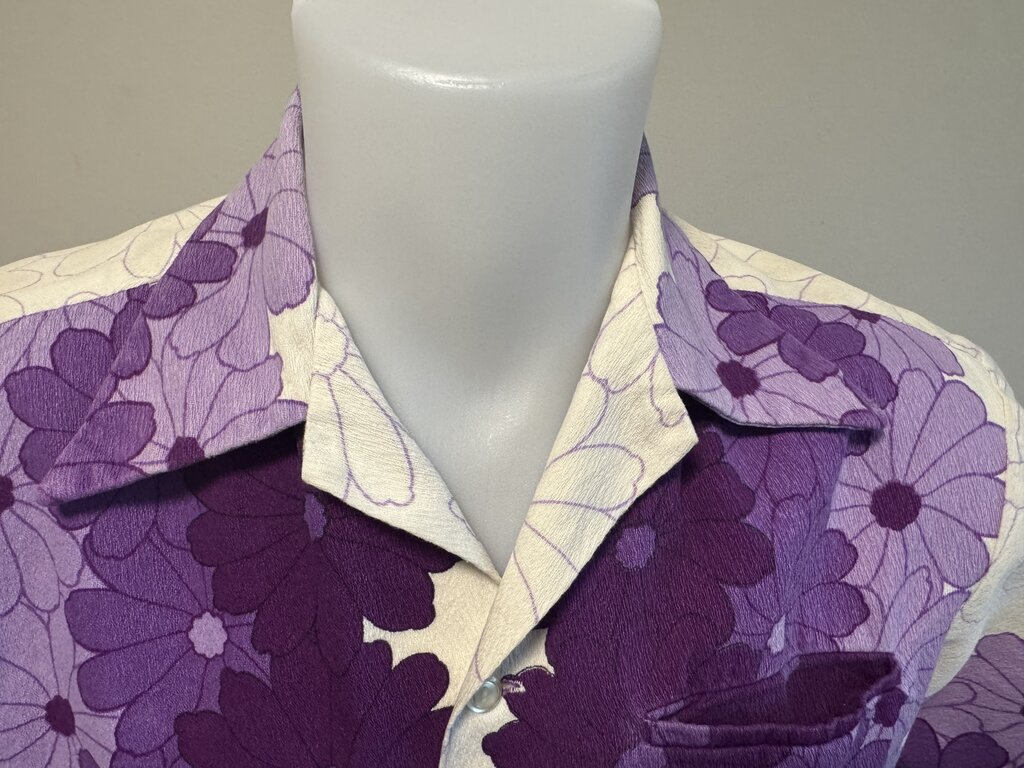 1970s Ui-Maikai Mod Floral Shirt – Purple Daisy Burst Barkcloth (M)