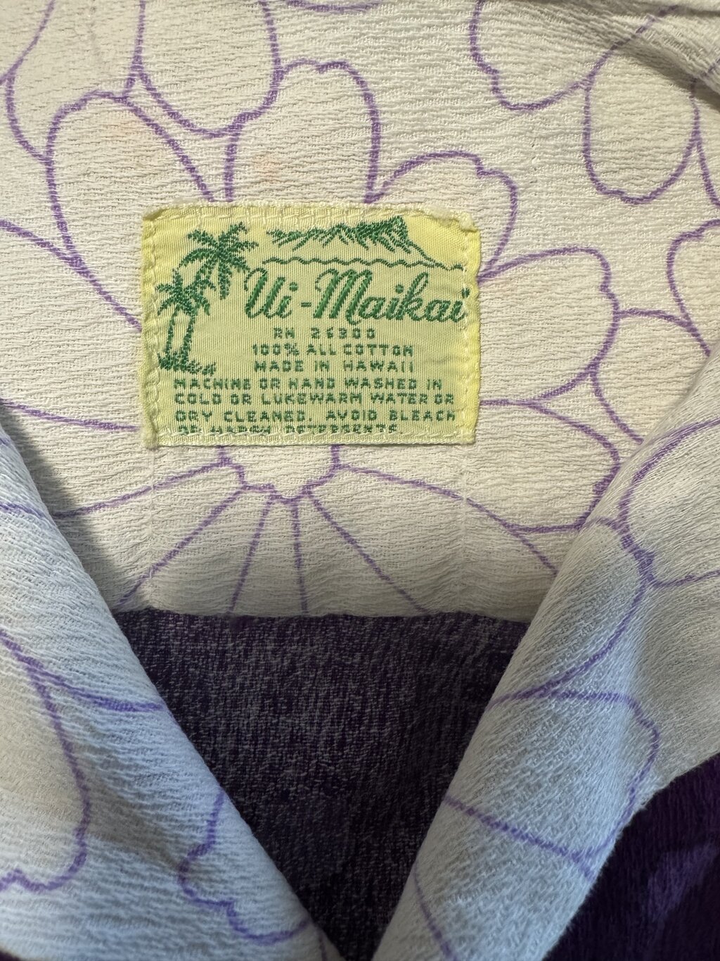 1970s Ui-Maikai Mod Floral Shirt – Purple Daisy Burst Barkcloth (M)