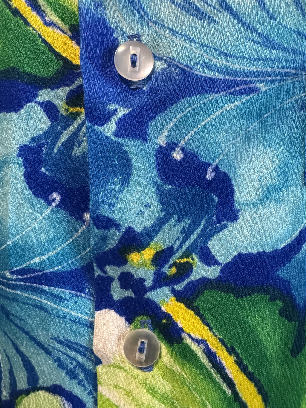 1960s Pomare Blue Hibiscus Shirt – Soft Cotton Off-Center Floral Print (M)