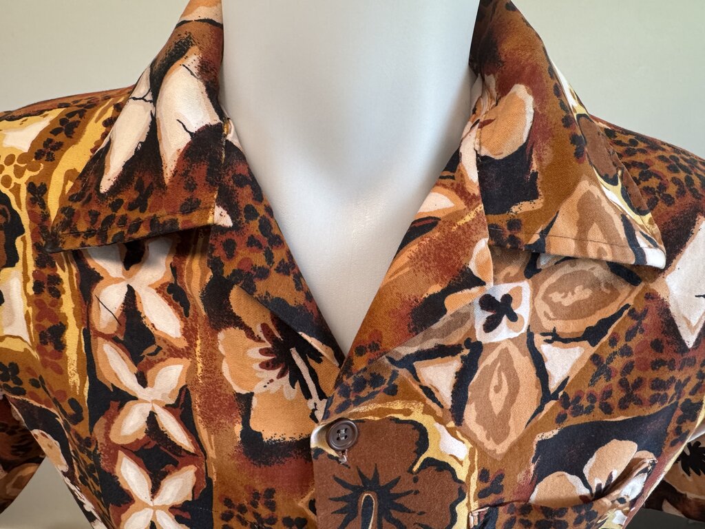 1960s Jantzen Earth-Tone Hibiscus Shirt – Made in USA Cotton (M)