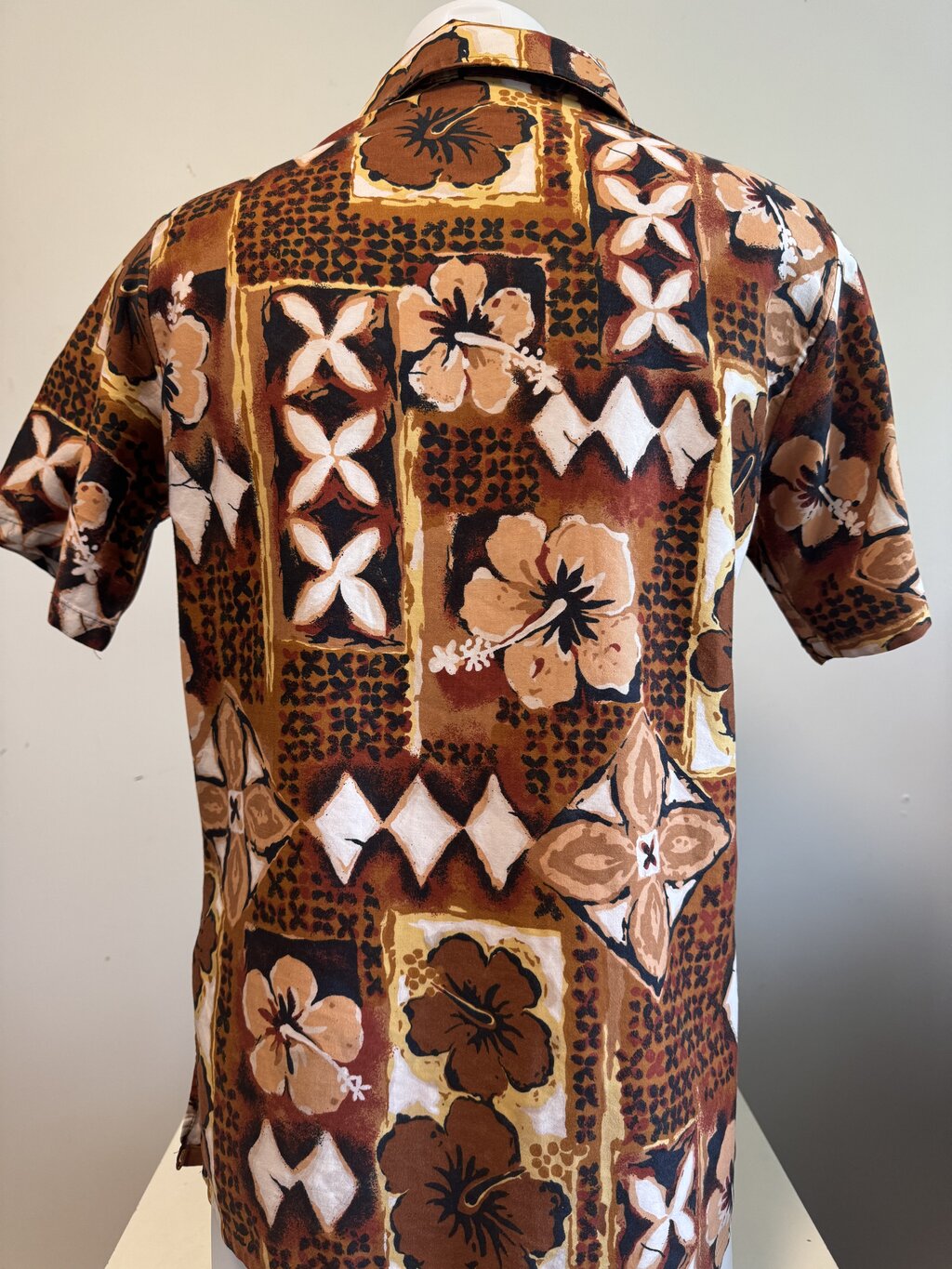 1960s Jantzen Earth-Tone Hibiscus Shirt – Made in USA Cotton (M)