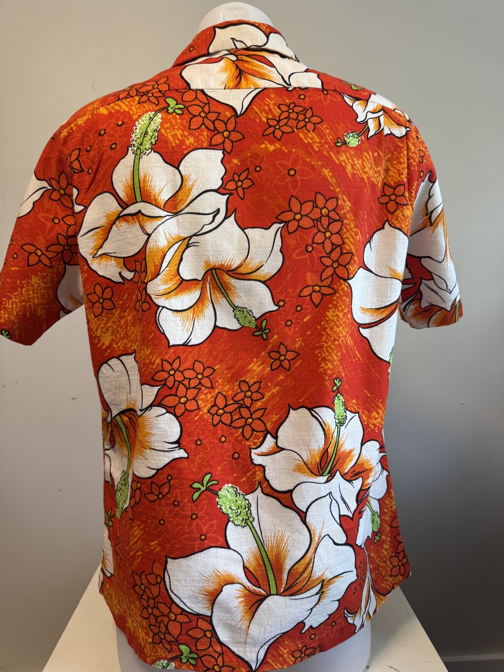 1960s Pomare Tahiti Hibiscus Shirt – Red & White Barkcloth Cotton (L)