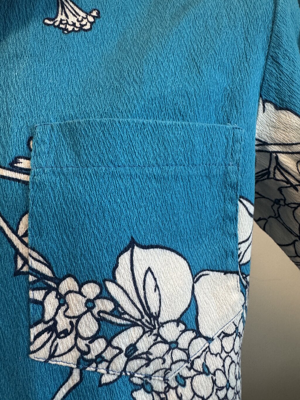 1970s Hawaiian Palm Crinkle Cotton Shirt – Deep Blue Floral on Turquoise (M)