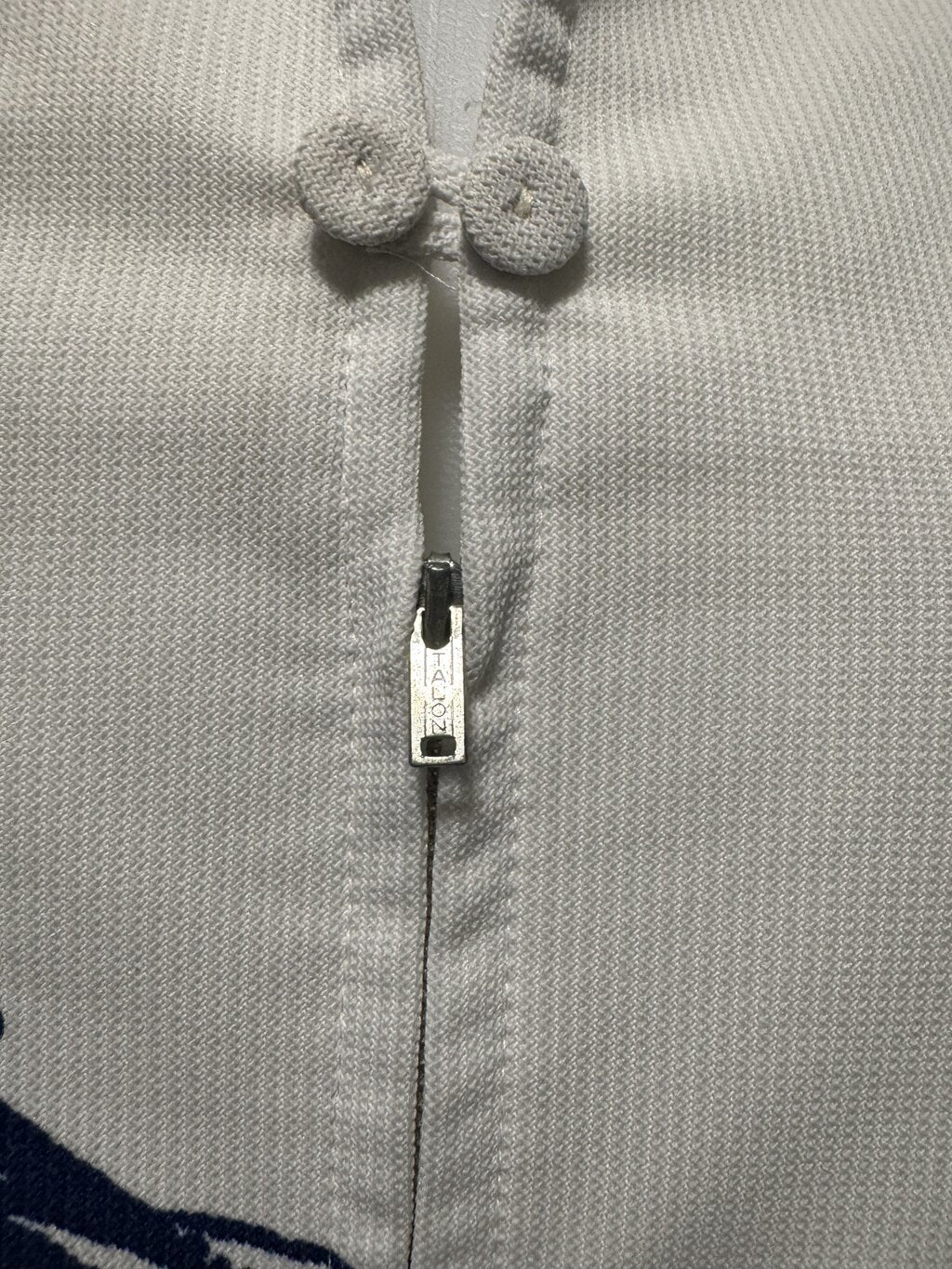 1970s Iolani Abstract Monstera Shirt – White Textured Poly with Navy Brushstroke Print (M)