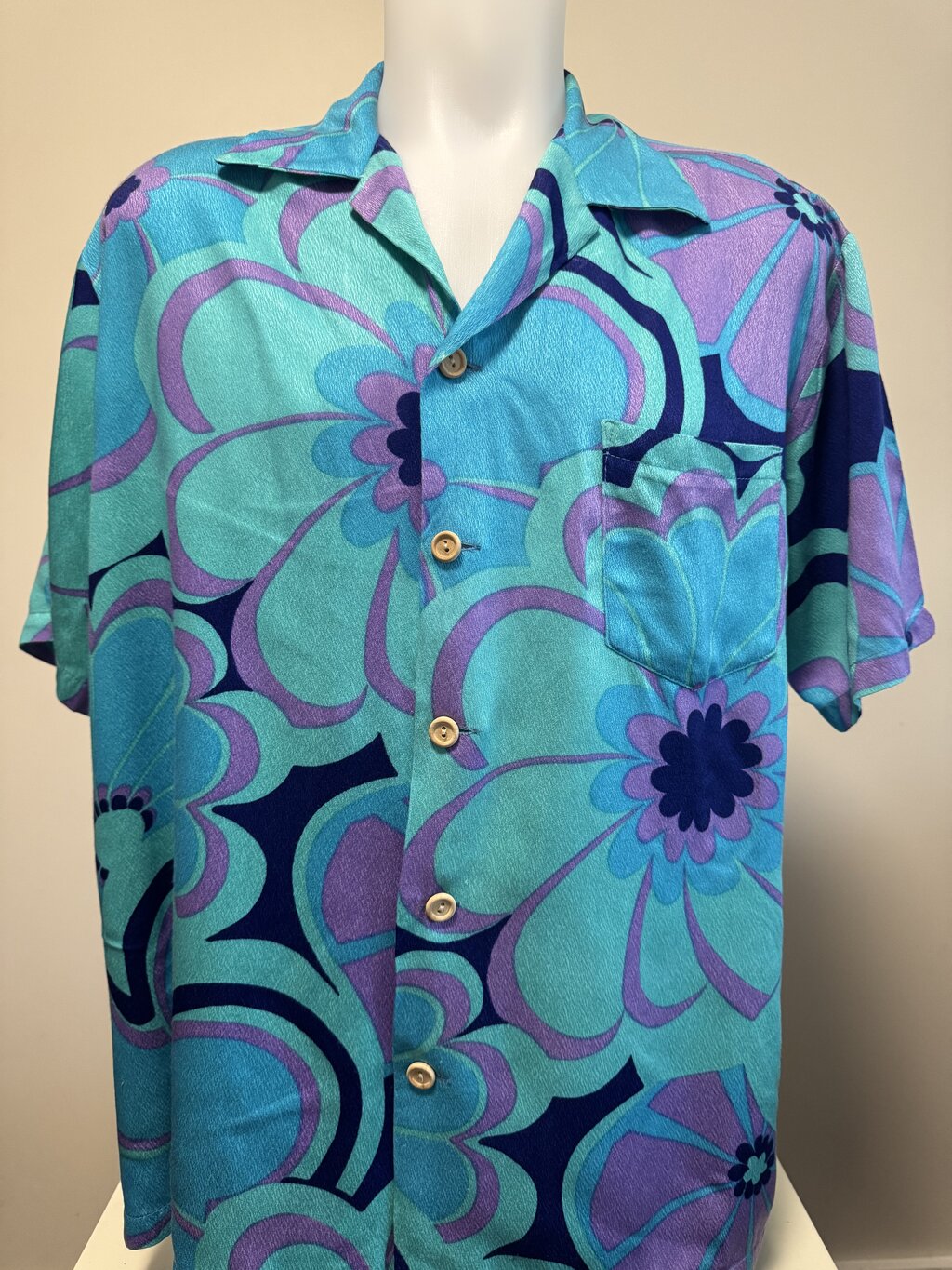 1970s Mei Jan Psychedelic Floral Shirt – Blue & Purple Rayon Pop (XL)