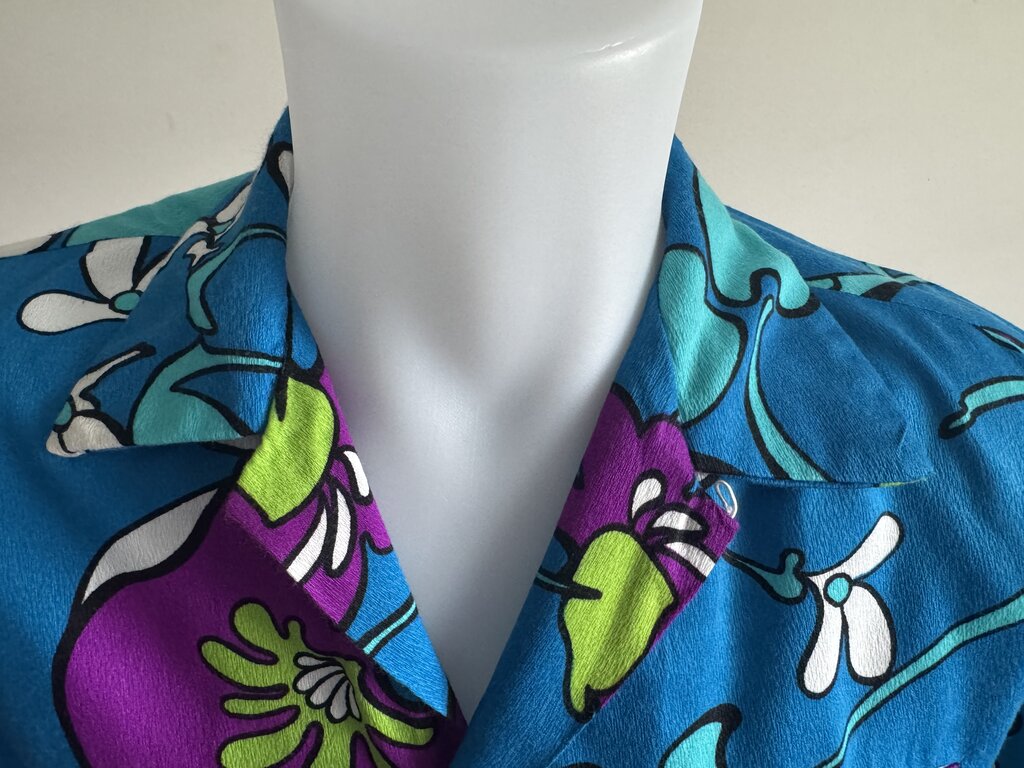 1960s Liberty House Hawaiian Shirt – Electric Blue Poppy Floral with Sculpted Gold Buttons (L)