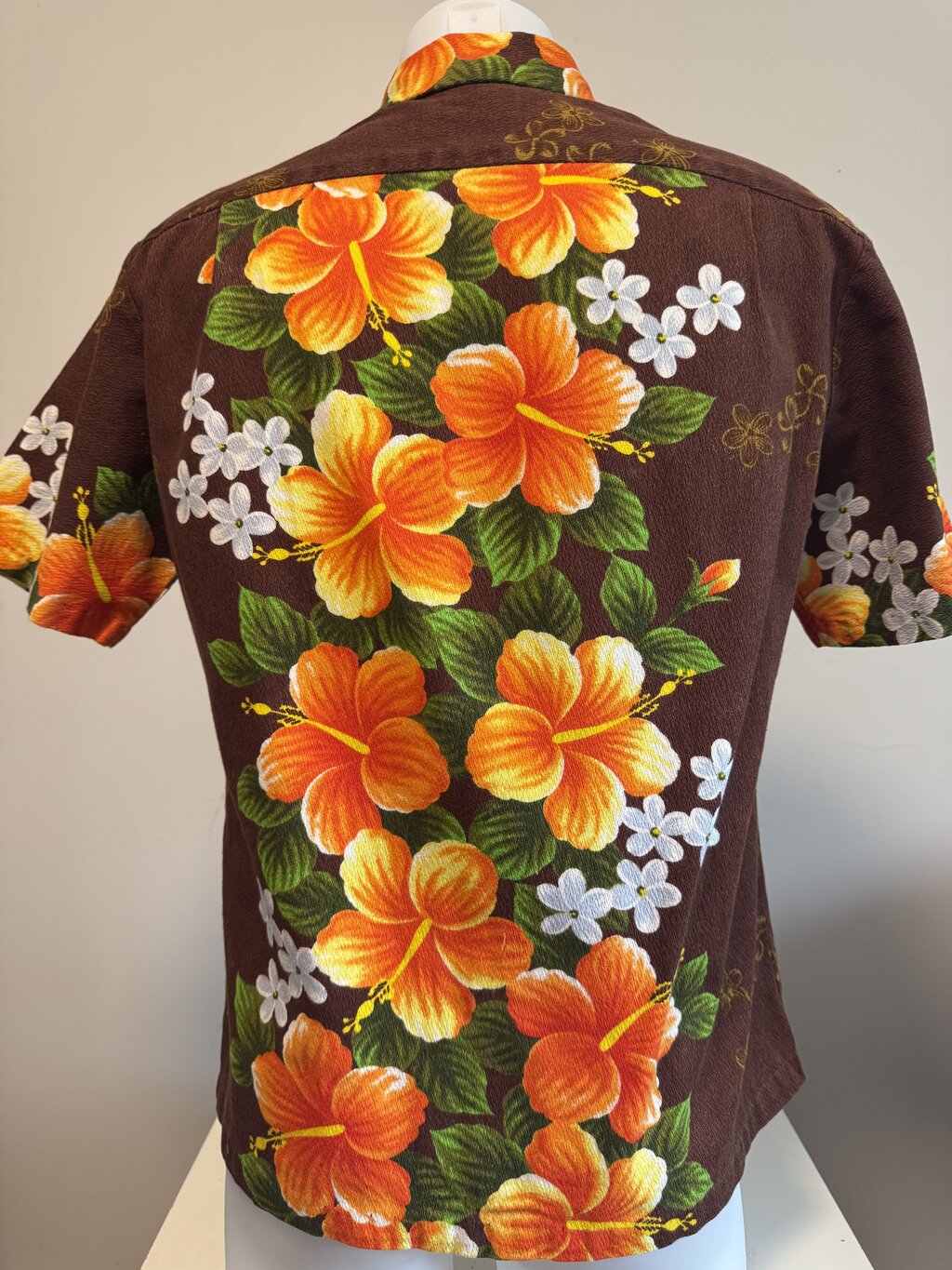 1960s Ui-Maikai Barkcloth Aloha Shirt – Orange Hibiscus on Deep Chocolate (M)