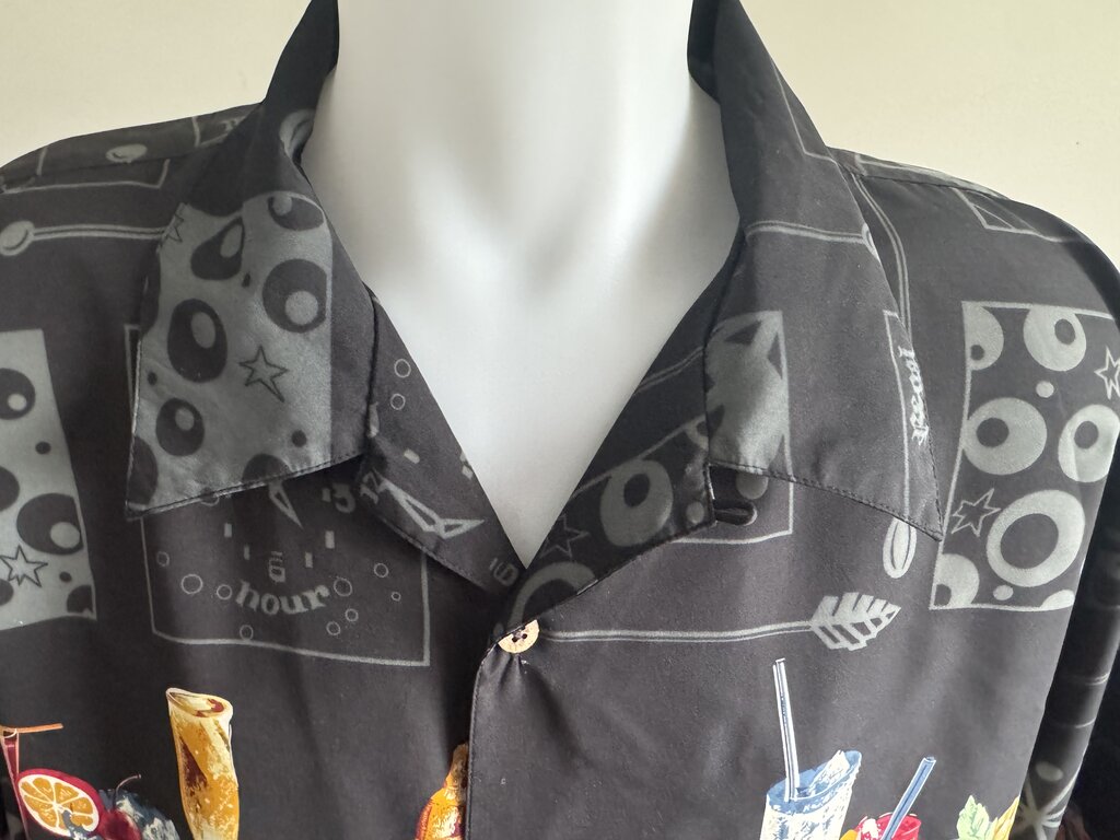 1990s Bill Blass Happy Hour Shirt – Graphic Cocktails & Retro Dice on Black (XL)