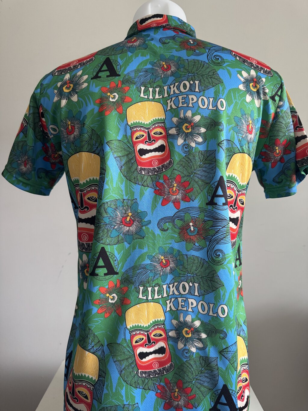 1980s LILIKO'I KEPOLO Tiki Mask & Passionflower Shirt – Blue & Green Poly Knit (M)