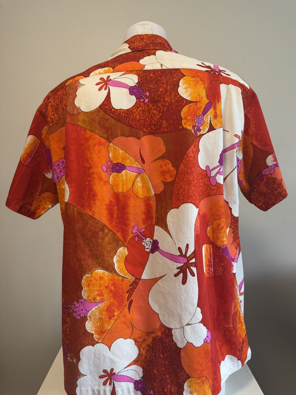 Late 60s / Early 70s Abstract Floral Shirt – Burnt Orange & Hibiscus Print (XL)