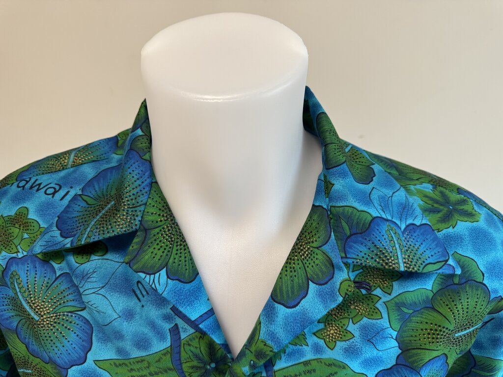 1970s Royal Hawaiian Islands Map Shirt – Blue & Green Hibiscus on Heavy Cotton (M)