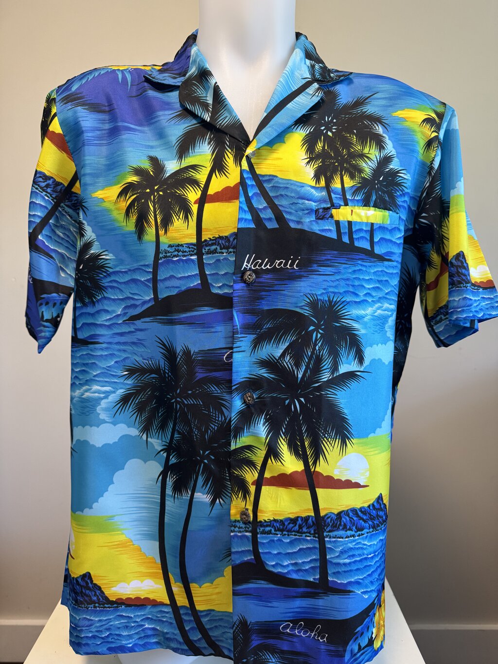 1980s Royal Creations Scenic Sunset Shirt – Black & Blue Palm Beach Print (M)