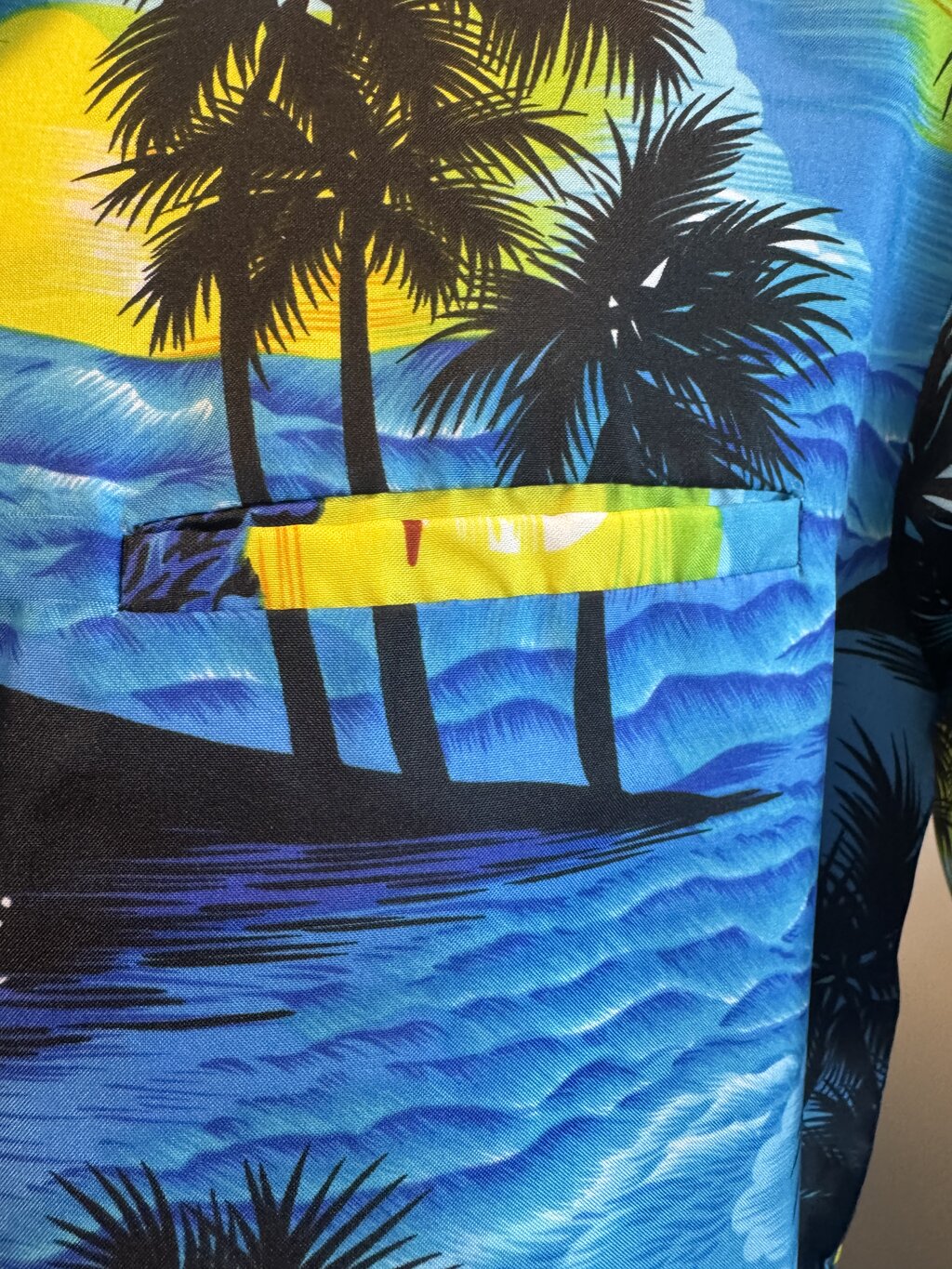 1980s Royal Creations Scenic Sunset Shirt – Black & Blue Palm Beach Print (M)