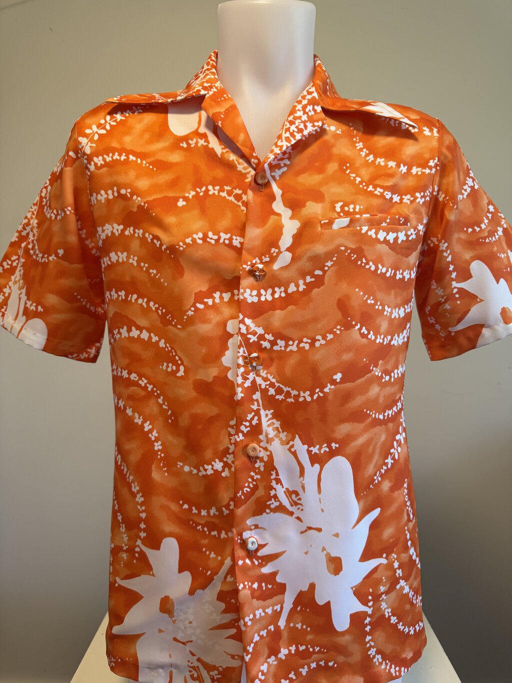 1980s Andrade Hawaiian Shirt – Burnt Orange Floral Vines in Silky Polyester (S)