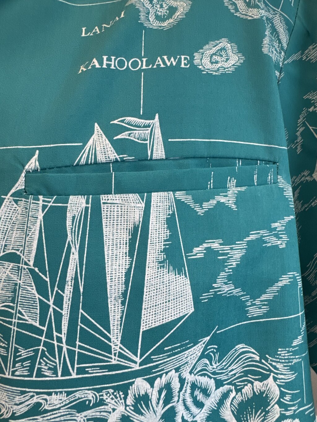 1980s Helena’s Hawaiian Islands Nautical Map Shirt – Teal & White (XL)