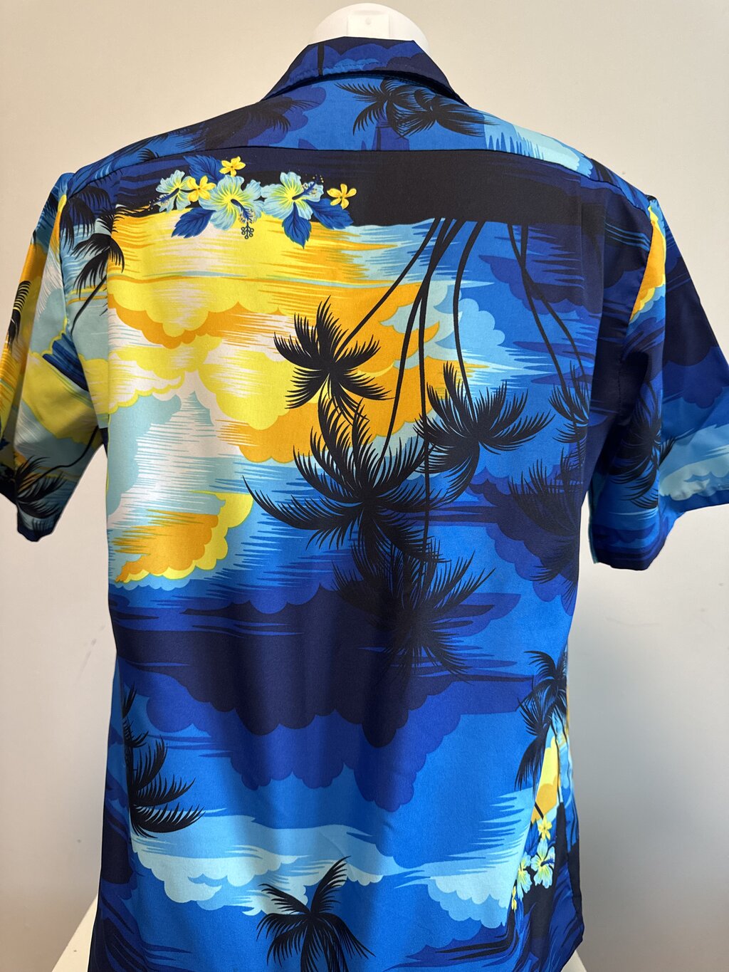 80s Helena’s Hawaiian Sunset Shirt – Blue & Yellow Palm Print (S)