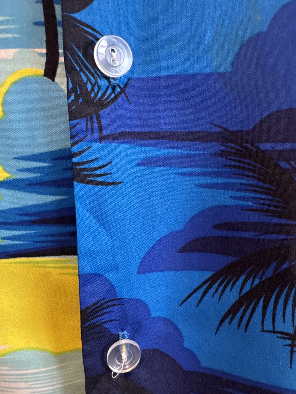 80s Helena’s Hawaiian Sunset Shirt – Blue & Yellow Palm Print (S)