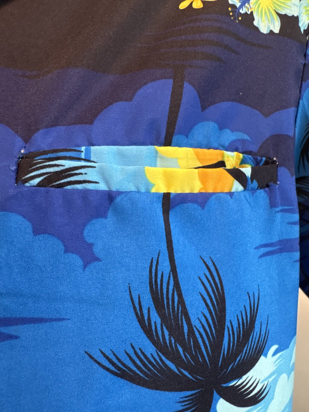 80s Helena’s Hawaiian Sunset Shirt – Blue & Yellow Palm Print (S)