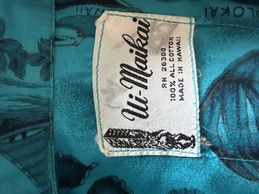 1980s Ui-Maikai Hawaiian Islands Map Shirt – Electric Blue with Marine Life & Volcanoes (L)