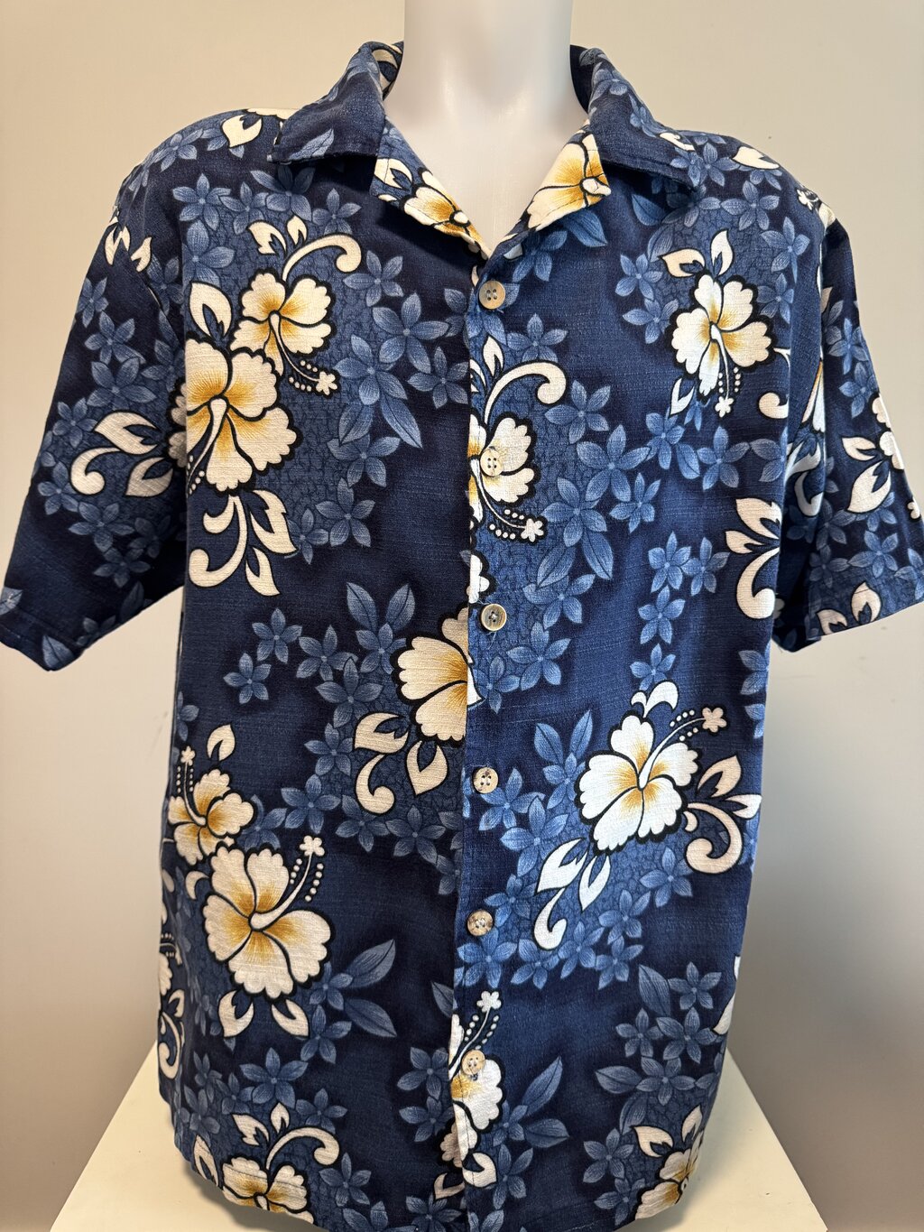1990s-Odo Deep Navy Hibiscus Shirt – Bold Yellow Floral on Thick Cotton (L)