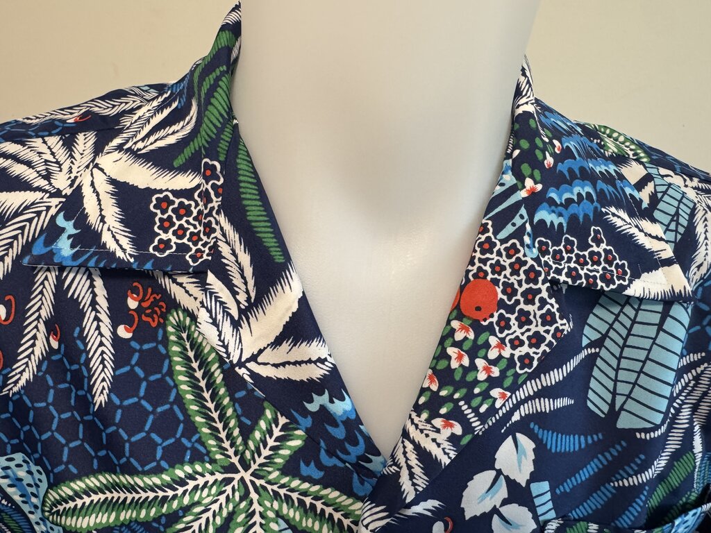 1970s Smart Tropical Grove Shirt – Navy, Leaf & Cherry Blossom Rayon Blend (M)