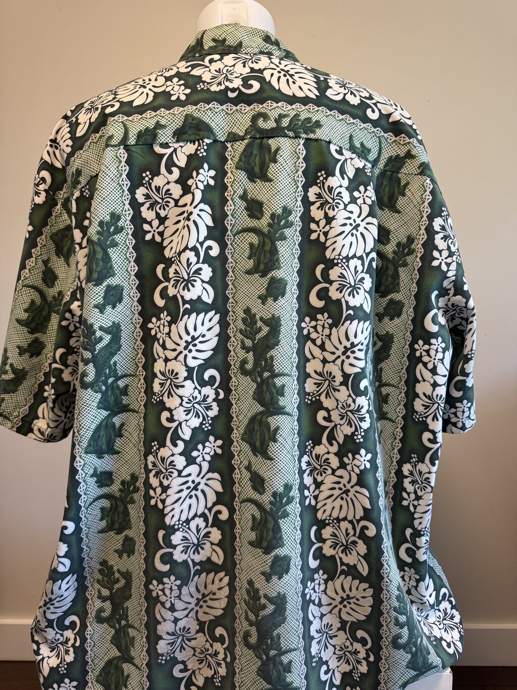 1980s Paradise Style Aloha Shirt – Green & White Hibiscus Stripe with Reef Fish (3XL)