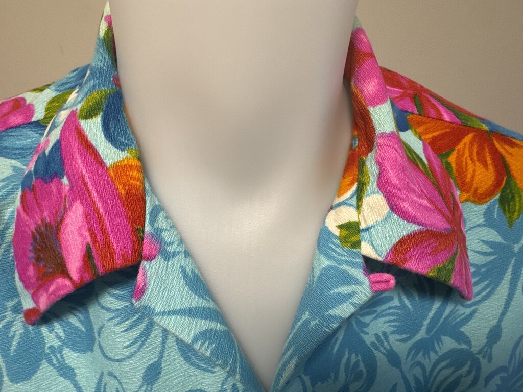 1970s Hawaiian Togs Shirt – Sky Blue Floral Explosion in Thick Cotton (L)