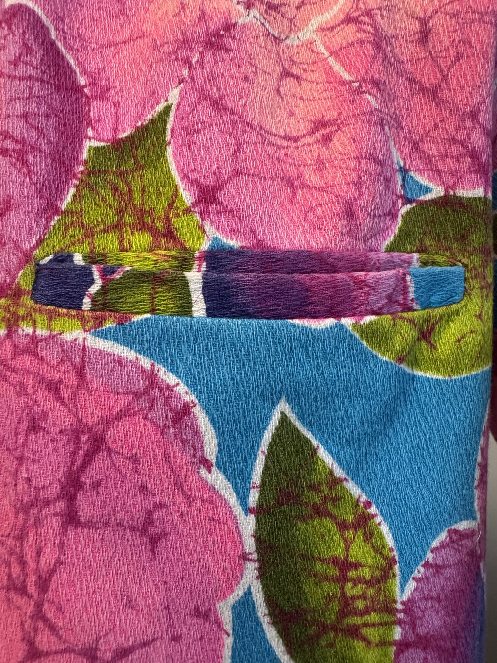 1960s Paradise Isle Batik Floral Shirt – Magenta & Chartreuse on Ocean Blue (L)