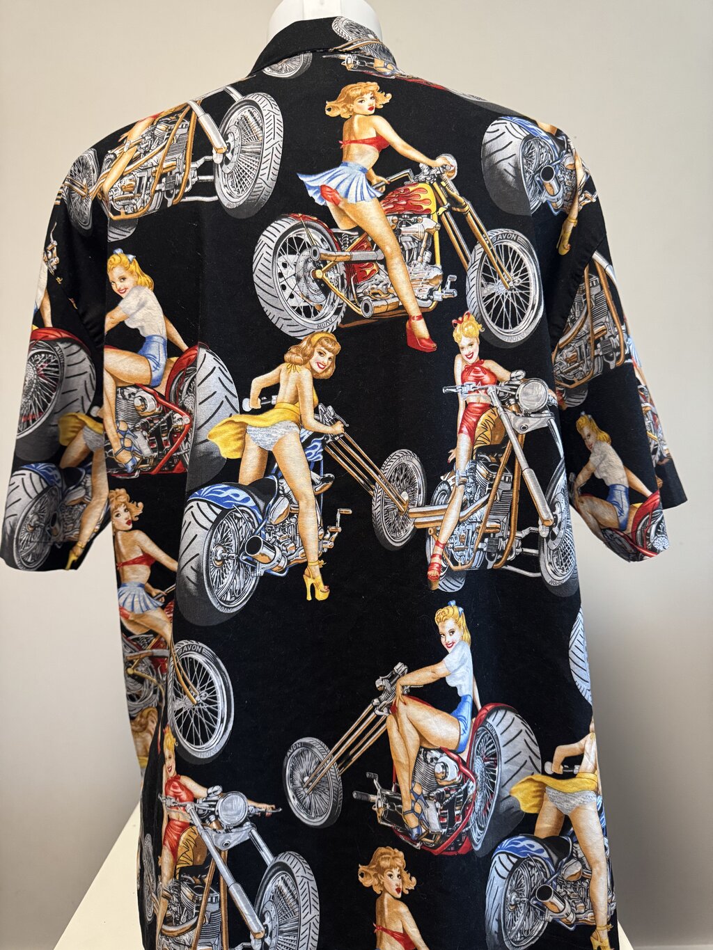 1990s Avon Tyres Pin-Up Motorcycle Shirt – Black Cotton XL