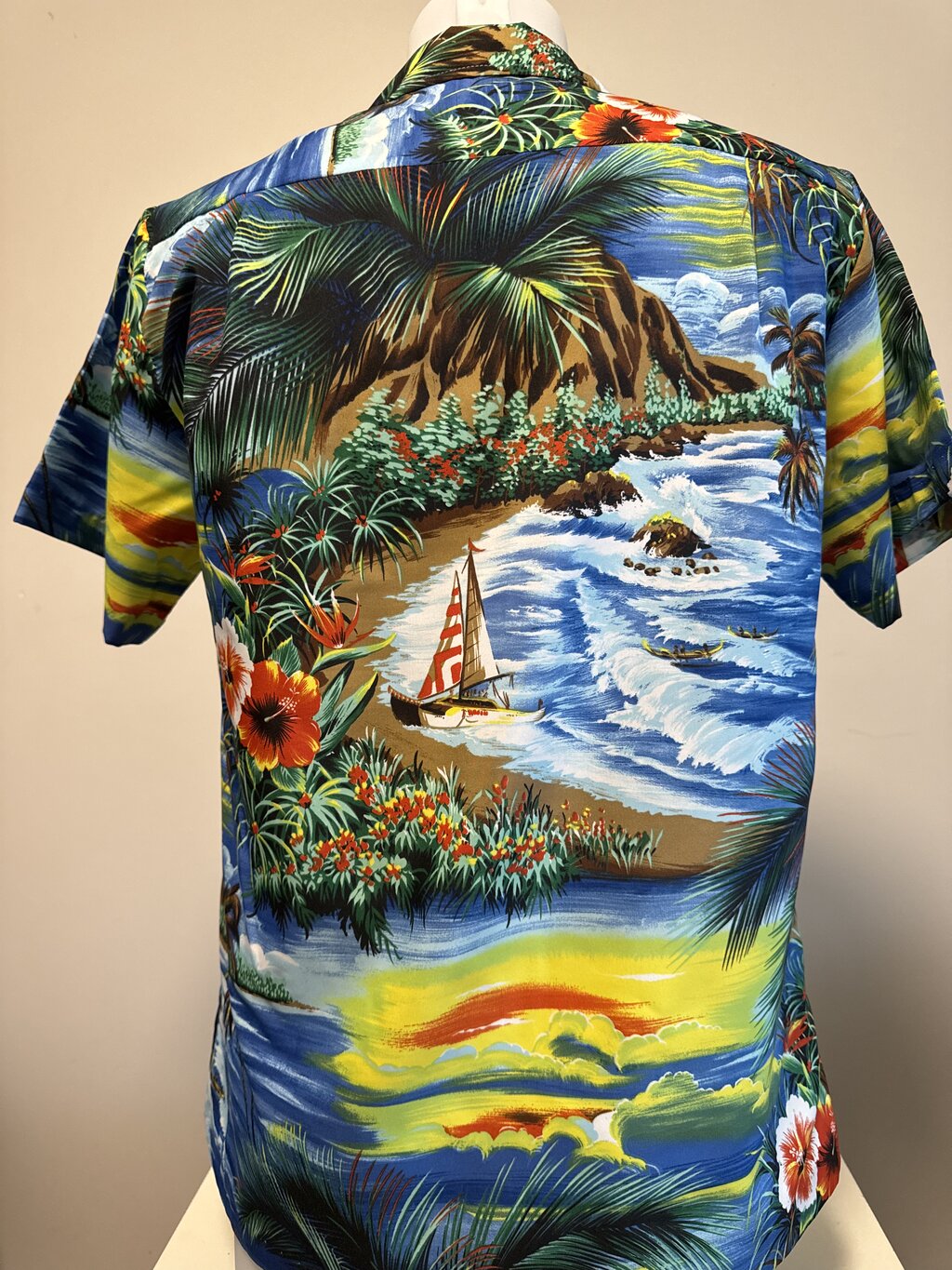 1980s Kai Nani Scenic Coastline Shirt – Ocean Sunset & Canoes (M)